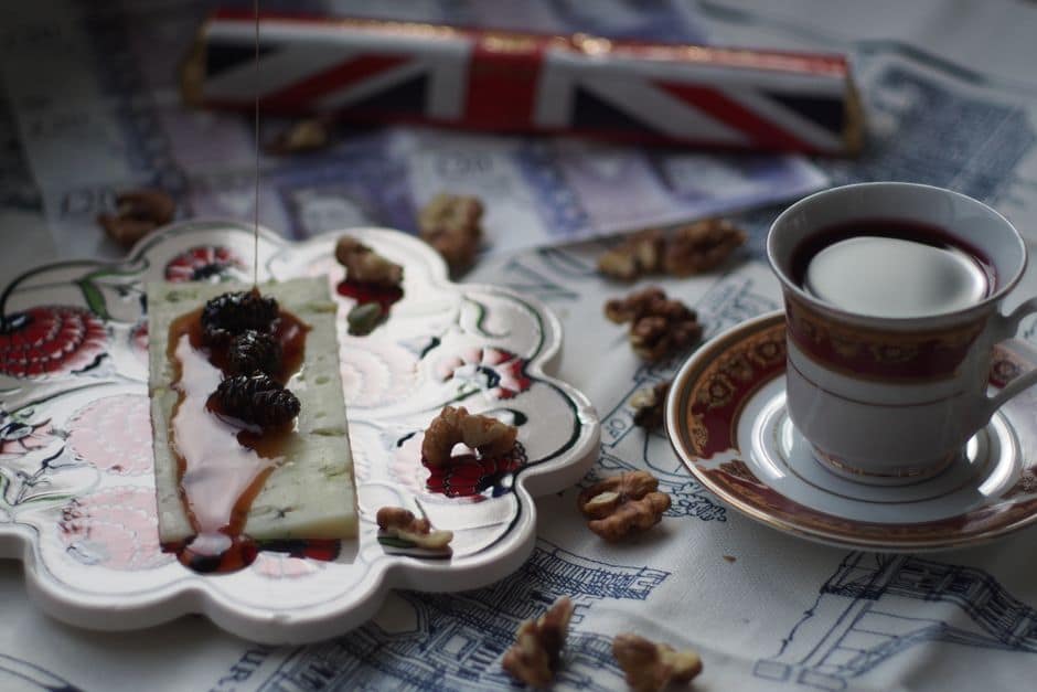 Chau scones dulces: la experiencia de té salado a puro queso que revoluciona Londres