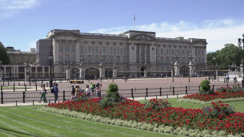 Buckingham Palace exhibirá por primera vez más de 300 joyas reales históricas
