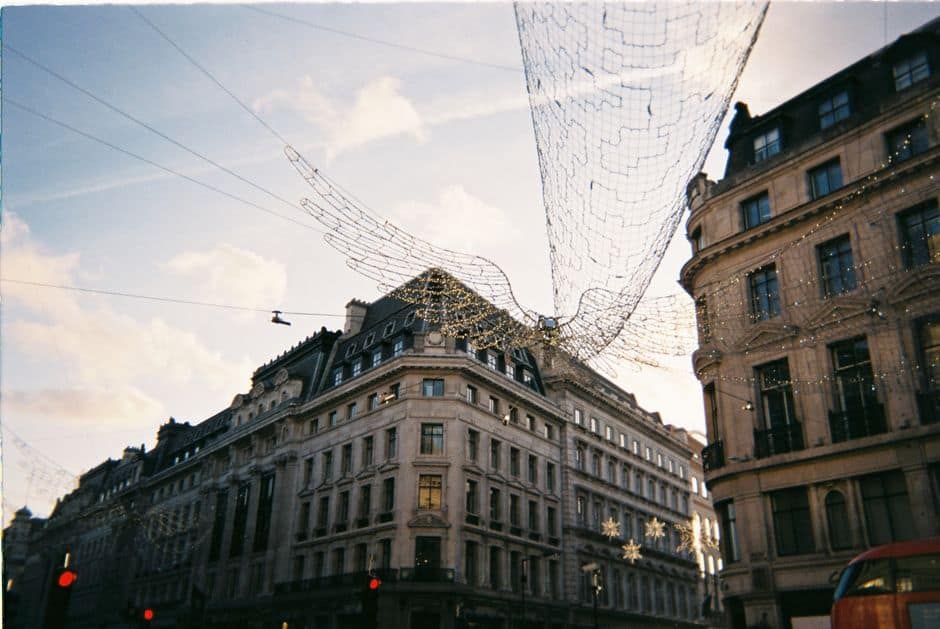 Oxford Street se ilumina con magia: la temática de Harry Potter llega a las luces navideñas de Londres en 2026